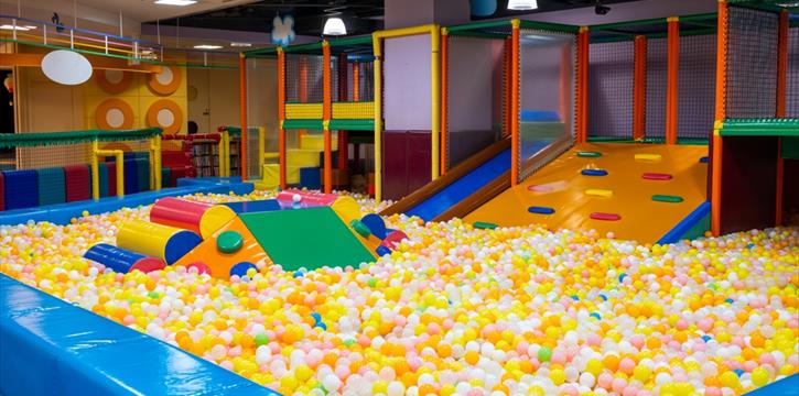 FESTA DI NATALE PER BAMBINI AL PARCO GIOCHI "BOOM ZONE" (PA)