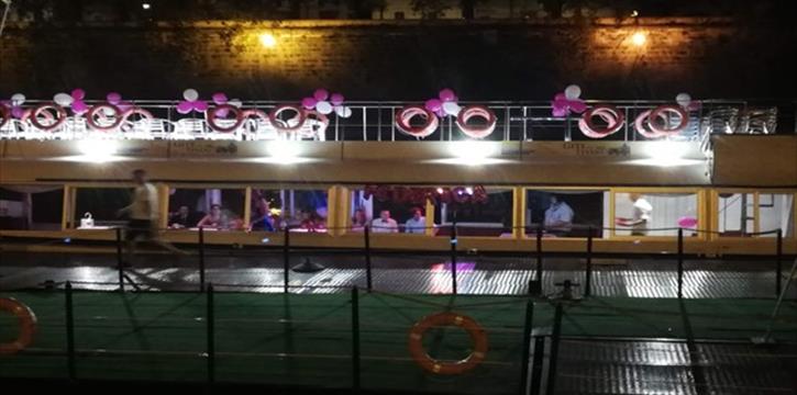 SUL TEVERE IN BATTELLO CON CENA E MUSICA