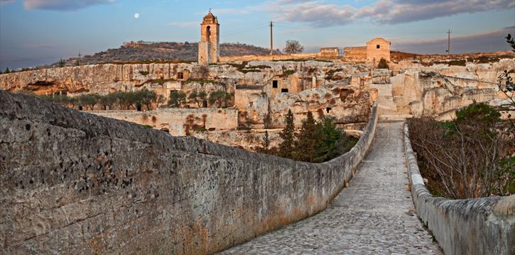 GRAVINA DI PUGLIA: VISITA GUIDATA CON APERITIVO