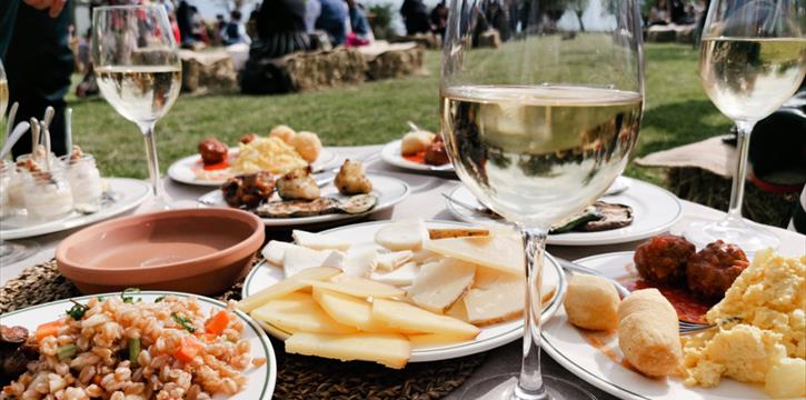 SUNSET ON HILLS: APERITIVO IN VIGNA CON DJ SET