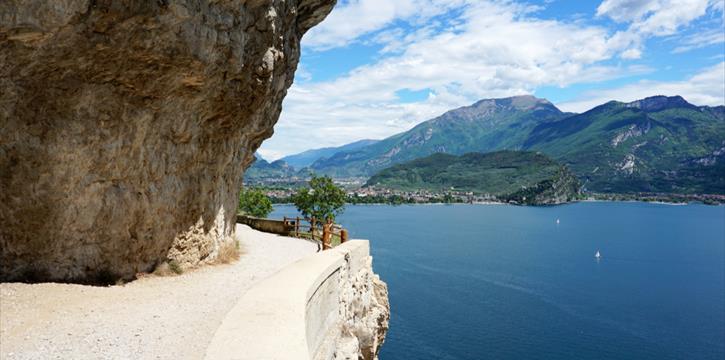 TREKKING - BASSA VIA DEL GARDA DA PIOVERE A GARGNANO - GITA DI 1 GIORNO