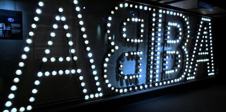 ABBA DREAM AL TEATRO TEAM DI BARI