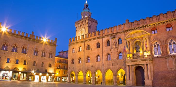SERATA 051, L'APERITIVO IN PIAZZA MAGGIORE A BOLOGNA