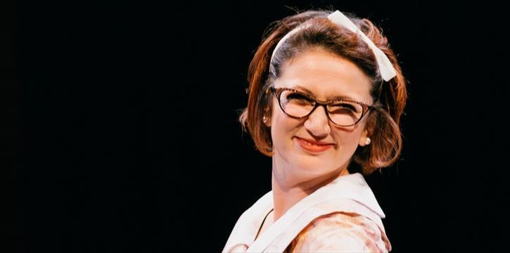 GIULIA TRIPPETTA: LA MOGLIE PERFETTA AL TEATRO PUCCINI DI FIRENZE