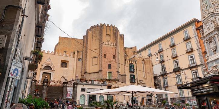 E CCOSE 'E NAPULE VISITA GUIDATA - STORIE, LEGGENDE E FILASTROCCHE DELLA CITTÀ