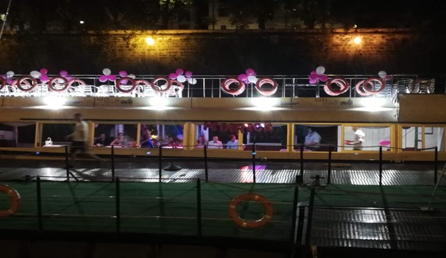 CENA IN BATTELLO SUL TEVERE CON INTRATTENIMENTO MUSICALE