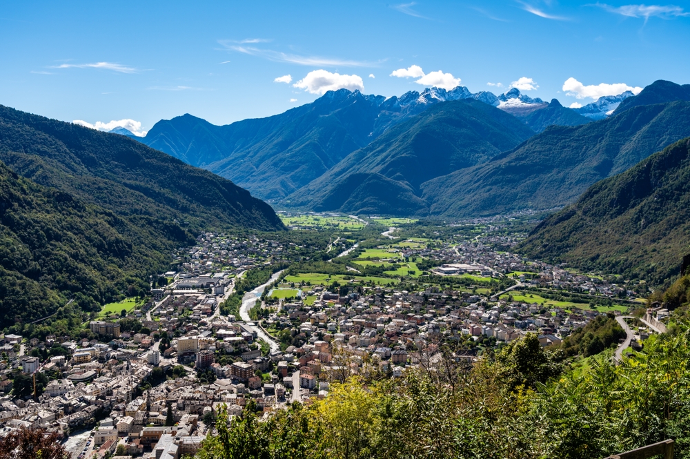 VALCHIAVENNA TRA CROTTI TIPICI E CASCATE