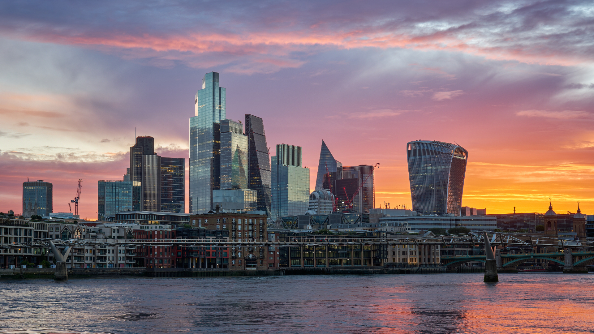 LONG WEEK-END A LONDRA