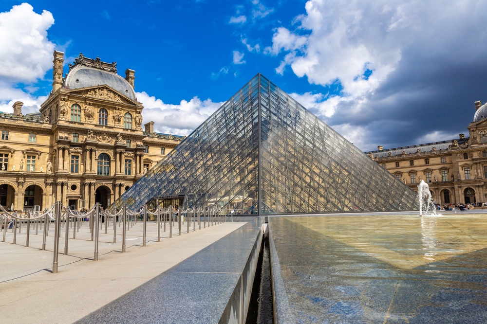LONG WEEK-END A PARIGI