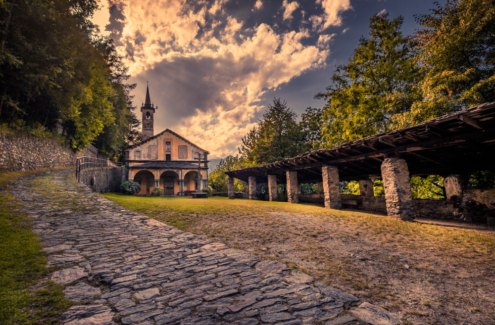 TREKKING NATURA IN VALLE D'AOSTA AL VILLAGGIO MACHABY - GITA DI UN GIORNO