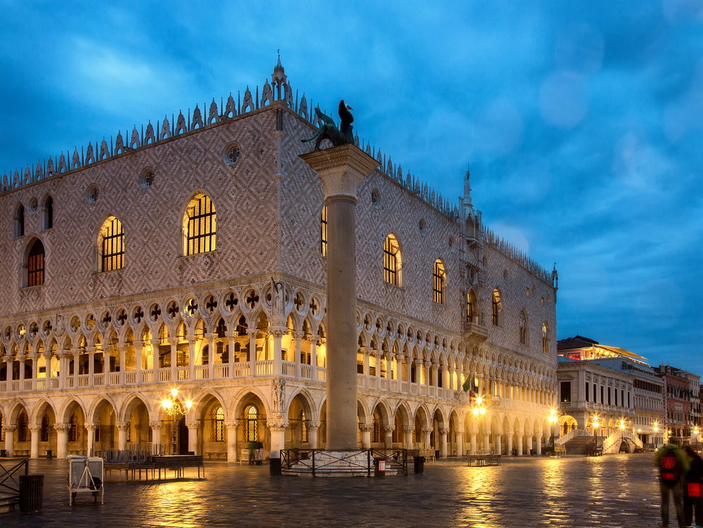 PALAZZO DUCALE: UNA MERAVIGLIA IN NOTTURNA