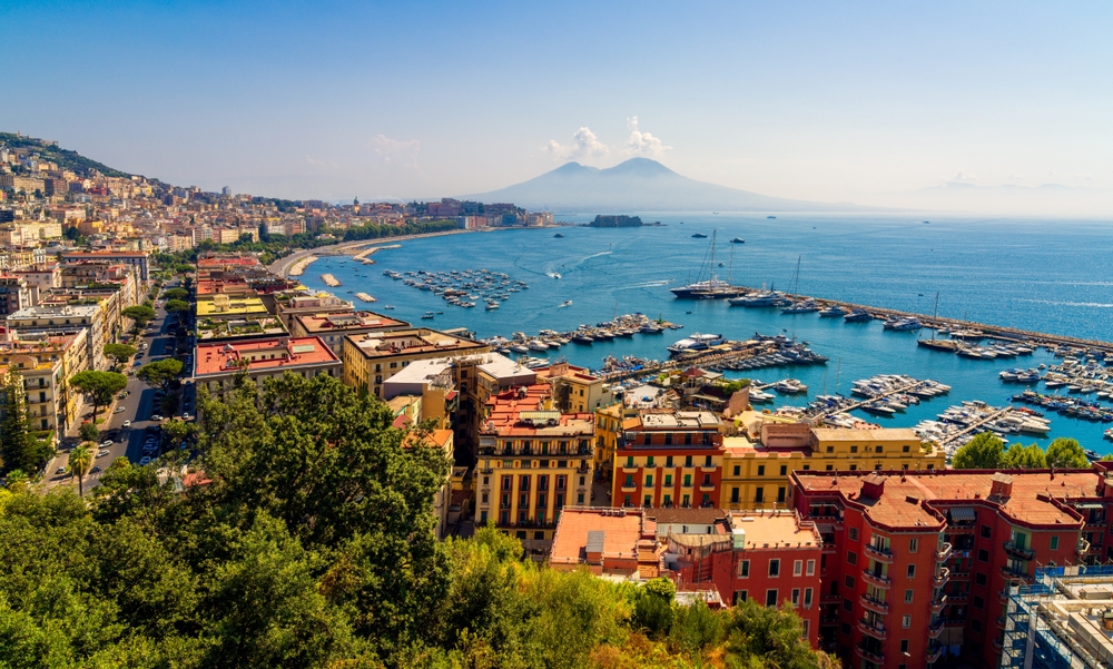 LONG WEEK END A NAPOLI
