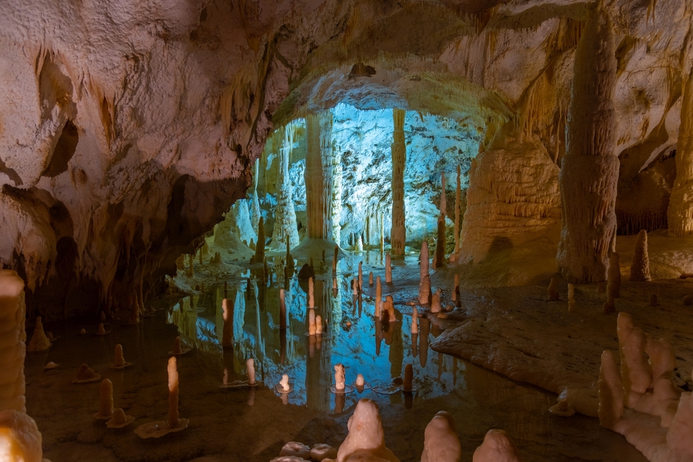 VISITA ALLE GROTTE DI FRASASSI DA BOLOGNA