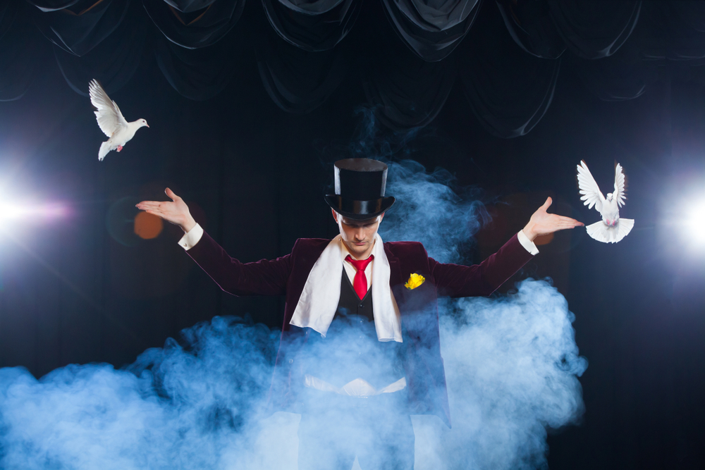 LUCA BONO "L'ILLUSIONISTA" AL TEATRO ALFIERI DI ASTI